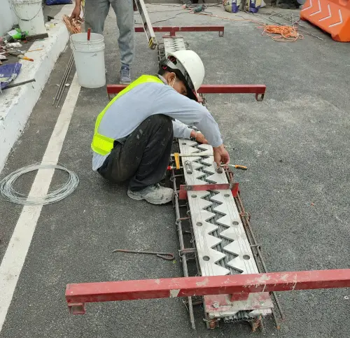 Magallanes Interchange – Installation of Finger-type Expansion Joint Project